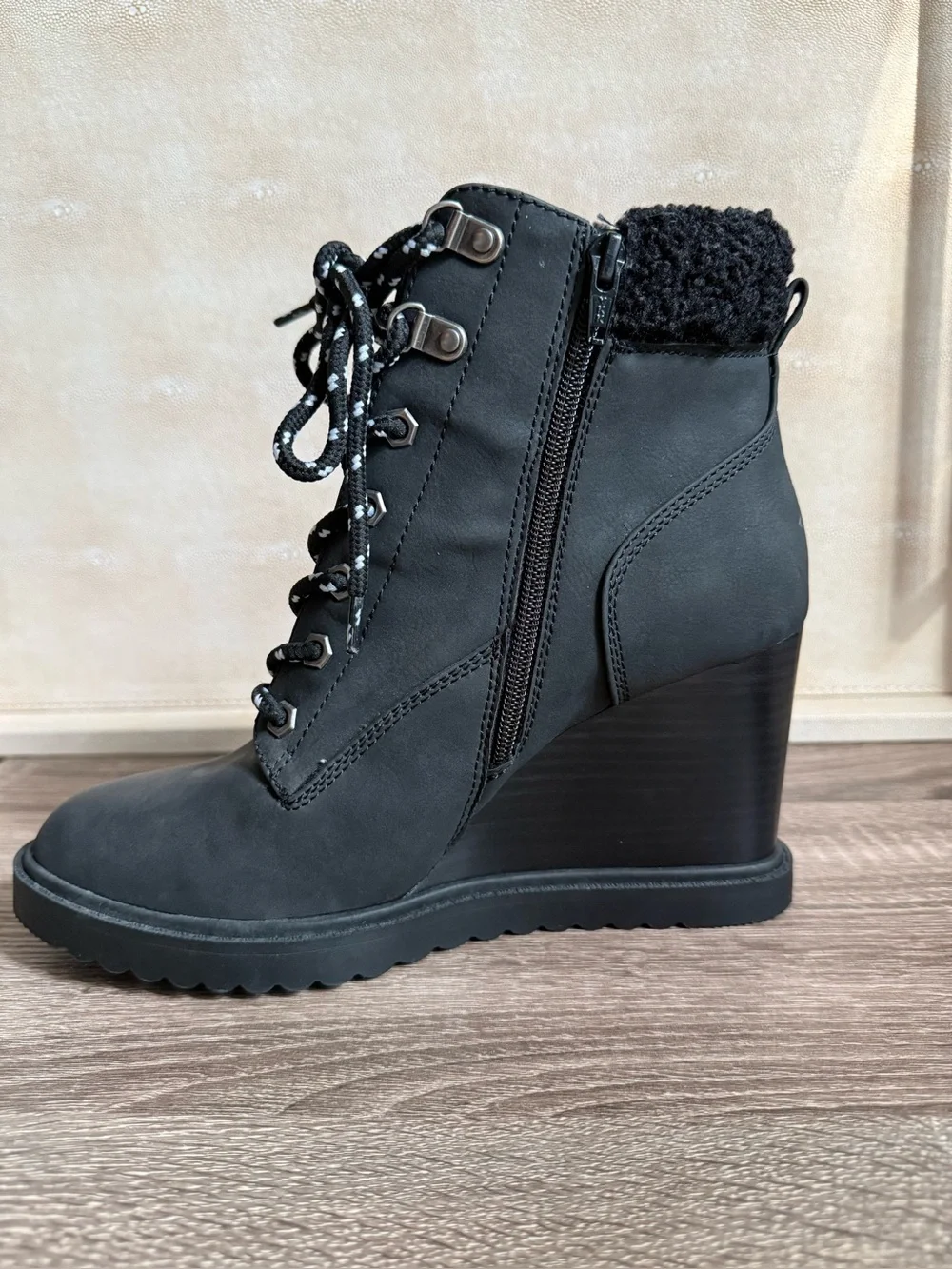 BRAND NEW Dolce Vita Sherman Black Faux Shearling Wedge Booties - 9.5